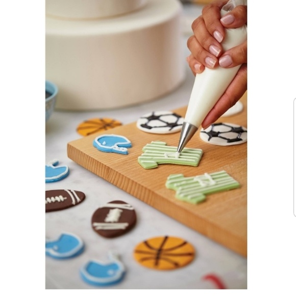 Cake Boss Sports Cake Kit (Final Price) - Picture 3 of 4